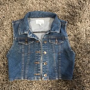 Cropped denim vest💙